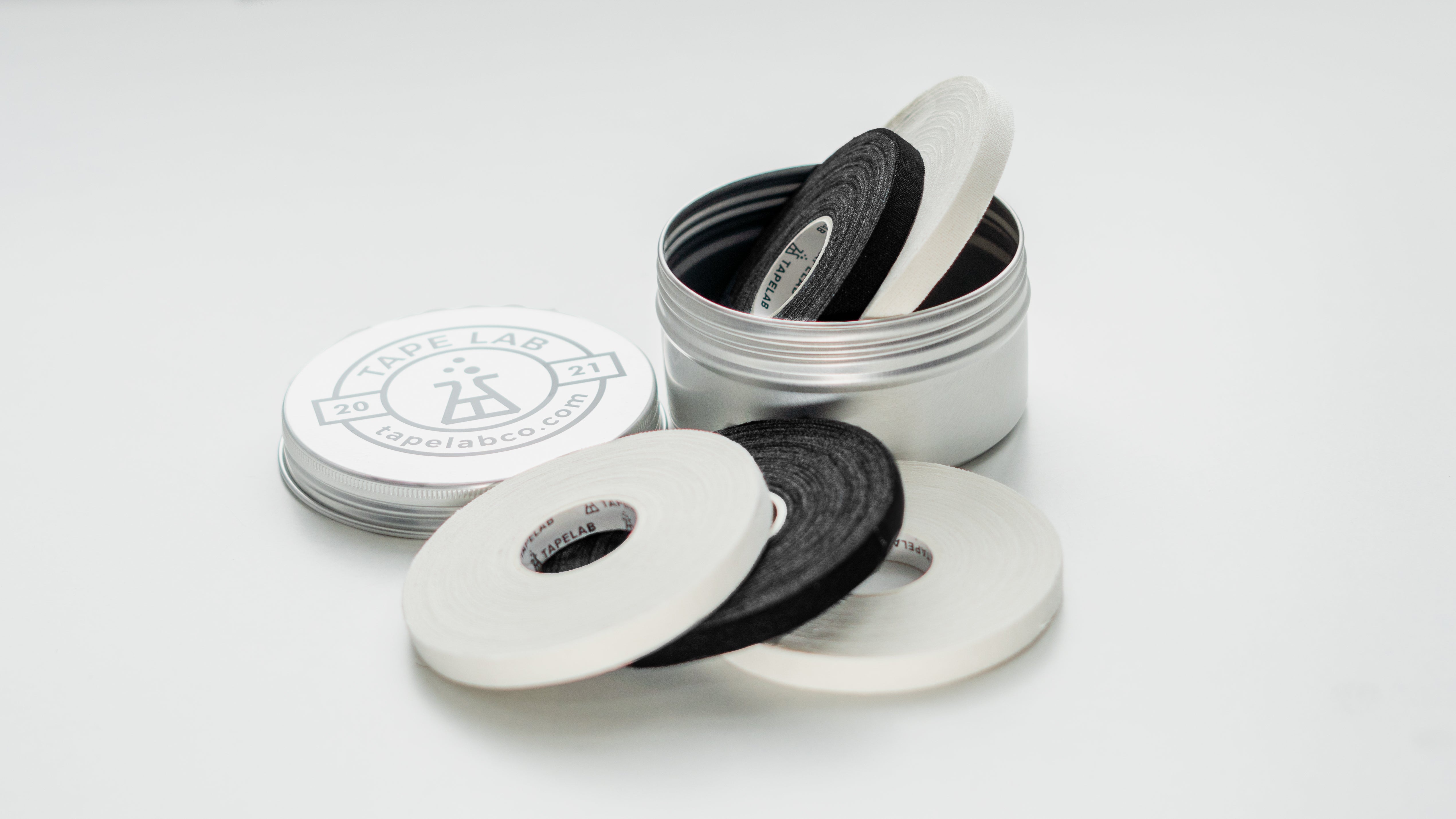 TAPE LAB Ujjtapasz Yin-Yang 2.0 (3x Fehér + 2x Fekete + Ezüst Tárolódoboz)