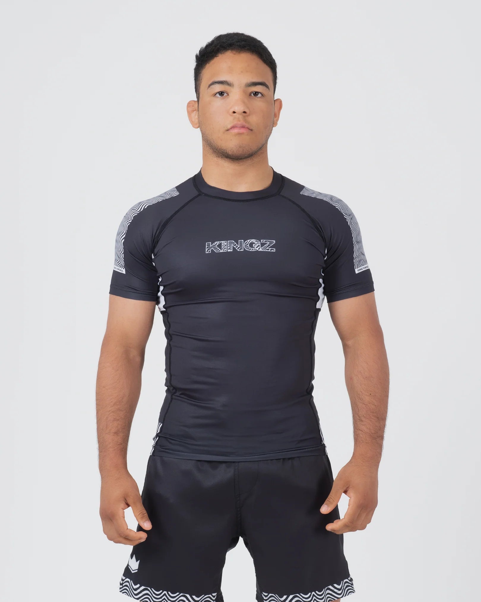 KINGZ Flow Rövid Ujjú Rashguard - Fekete 