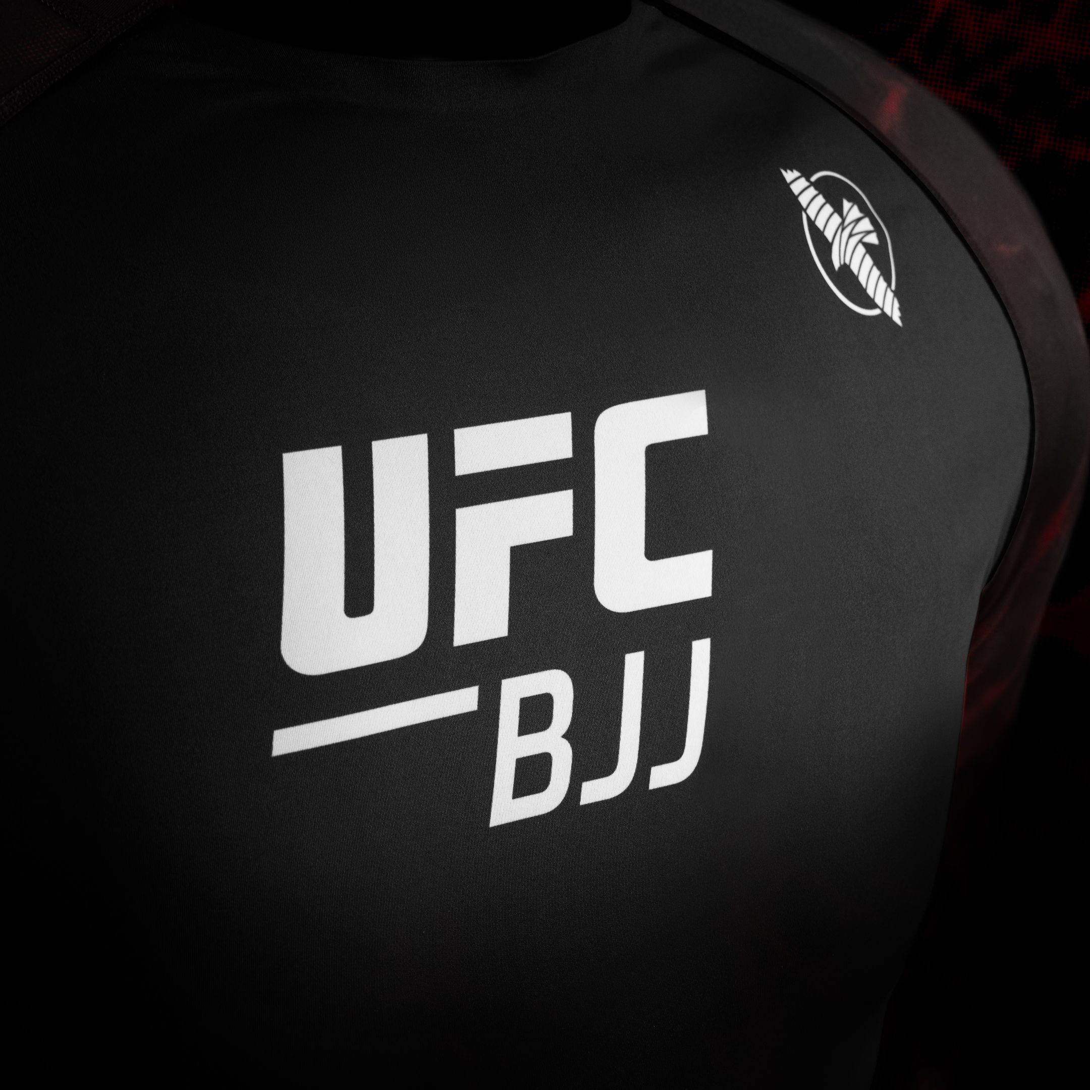 Rashguad Maneca Scurta HAYABUSA X UFC - Negru / Rosu